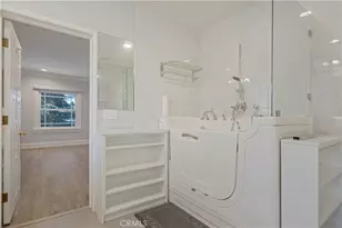 434 S Irving Blvd, Los Angeles, CA 90020 - Photo 31