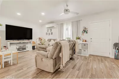 764 W 107th Street, Los Angeles, CA 90044 - Photo 11