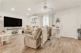 764 W 107th St, Los Angeles, CA 90044 - Photo 11