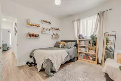 764 W 107th Street, Los Angeles, CA 90044 - Photo 25