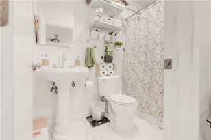 764 W 107th St, Los Angeles, CA 90044 - Photo 21