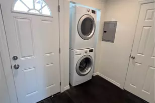 4563 Lexington Ave, Los Angeles, CA 90029 - Photo 13