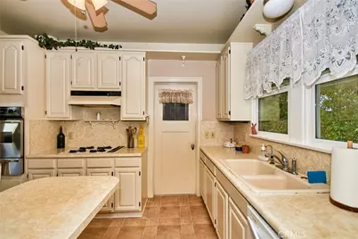 900 S Los Robles Avenue, Pasadena, CA 91106 - Photo 7