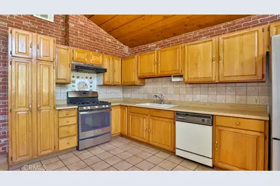 15841 Marlin Place, Van Nuys, CA 91406 - Photo 37