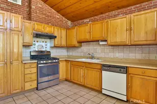 15841 Marlin Pl, Van Nuys, CA 91406 - Photo 37