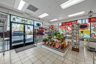 10759 Magnolia Avenue #A, Riverside, CA 92505 - Photo 5