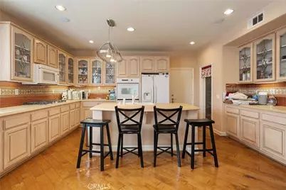 6800 Knightsbridge Court, Eastvale, CA 92880 - Photo 9