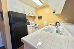 5585 E Pacific Coast, Long Beach, CA 90804 - Photo 17