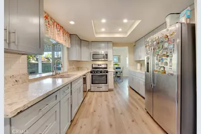 43927 Fallon Drive, Lancaster, CA 93535 - Photo 11