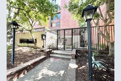 700 S Lake Avenue #111, Pasadena, CA 91106 - Photo 1
