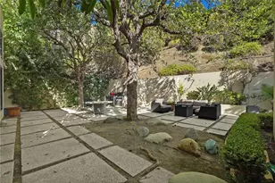 3016 Dona Susana Dr, Studio City, CA 91604 - Photo 21