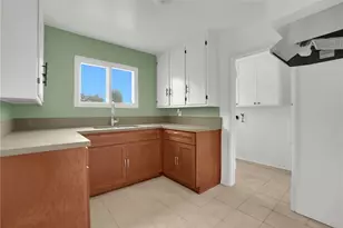 2035 W 102nd St, Los Angeles, CA 90047 - Photo 9