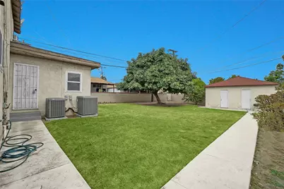 2035 W 102nd Street, Los Angeles, CA 90047 - Photo 19