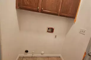 5411 Los Amigos Dr, Bakersfield, CA 93307 - Photo 9