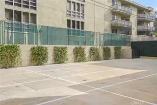 322 S Kingsley Dr, Los Angeles, CA 90020 - Photo 23