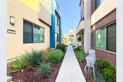 121 Novel, Irvine, CA 92618 - Photo 3