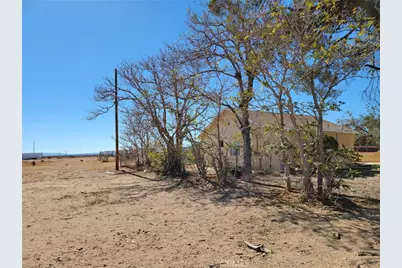 11957 Bartlett, Adelanto, CA 92301 - Photo 15