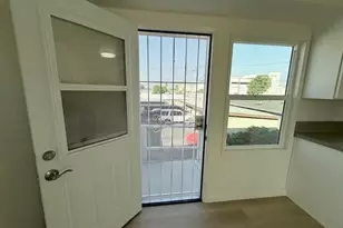 15616 S Manhattan Pl, Gardena, CA 90249 - Photo 17