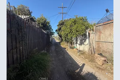 860 W 54th, Los Angeles, CA 90037 - Photo 17