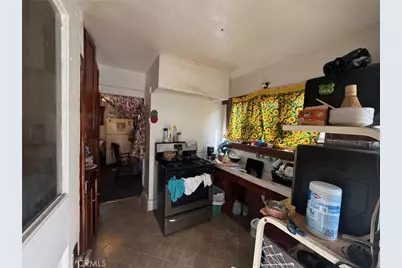 860 W 54th, Los Angeles, CA 90037 - Photo 11