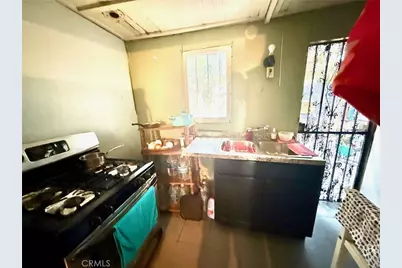 860 W 54th, Los Angeles, CA 90037 - Photo 9