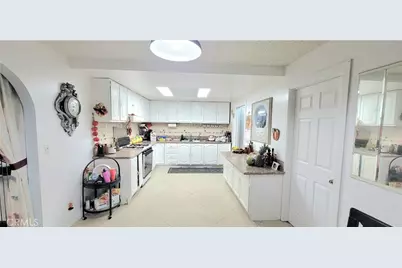 10181 Larson Avenue, Garden Grove, CA 92843 - Photo 21