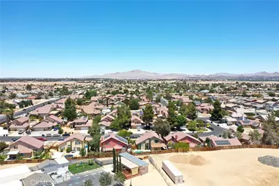 16546 Biola Pl, Victorville, CA 92395 - Photo 25