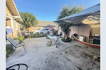 927 W 48th Street, Los Angeles, CA 90037 - Photo 27