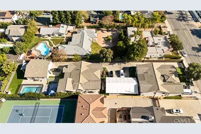 22913 Burbank, Woodland Hills, CA 91367 - Photo 3