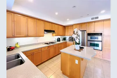 201 E Angeleno Avenue #206, Burbank, CA 91502 - Photo 13