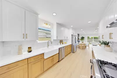 14658 Cohasset, Van Nuys, CA 91405 - Photo 7