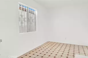 8024 Crockett, Los Angeles, CA 90001 - Photo 17