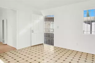 8024 Crockett, Los Angeles, CA 90001 - Photo 9