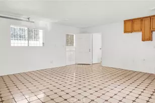 8024 Crockett, Los Angeles, CA 90001 - Photo 7