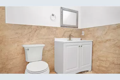 8024 Crockett, Los Angeles, CA 90001 - Photo 21