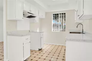 8024 Crockett, Los Angeles, CA 90001 - Photo 15