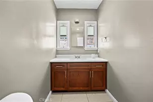 9406 S Harvard Blvd, Los Angeles, CA 90047 - Photo 23