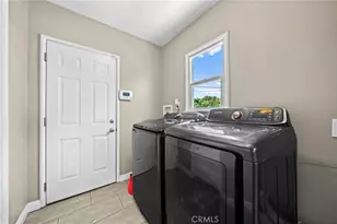 9406 S Harvard Blvd, Los Angeles, CA 90047 - Photo 19