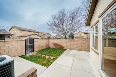 15841 Barletta, Fontana, CA 92336 - Photo 27