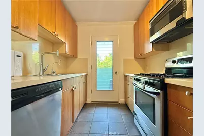 1317 12th Street #8, Santa Monica, CA 90401 - Photo 9