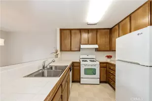 25728 View Pointe, Lake Forest, CA 92630 - Photo 3