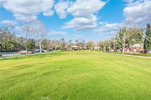 15860 Nuaimi, Fontana, CA 92336 - Photo 37
