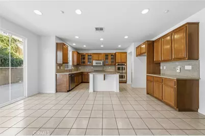 15860 Nuaimi, Fontana, CA 92336 - Photo 11