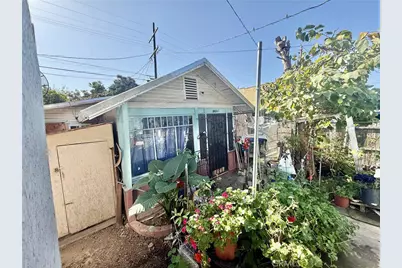 860 W 54th, Los Angeles, CA 90037 - Photo 11