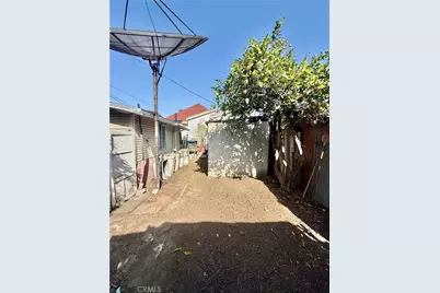 860 W 54th, Los Angeles, CA 90037 - Photo 23