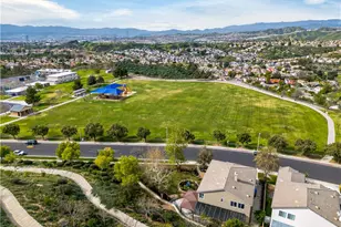 29062 Garnet Canyon, Saugus, CA 91390 - Photo 11