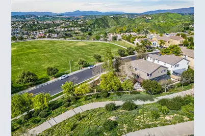 29062 Garnet Canyon, Saugus, CA 91390 - Photo 9