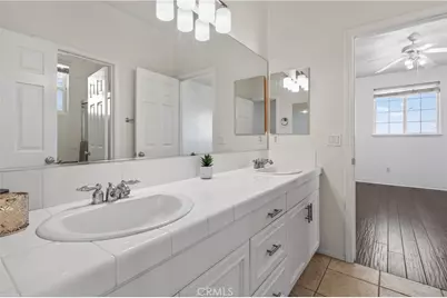 29062 Garnet Canyon, Saugus, CA 91390 - Photo 35
