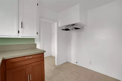 2035 W 102nd Street, Los Angeles, CA 90047 - Photo 17