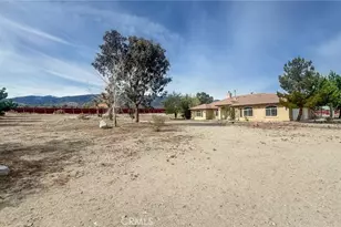 11126 Arena Rd, Pinon Hills, CA 92372 - Photo 15